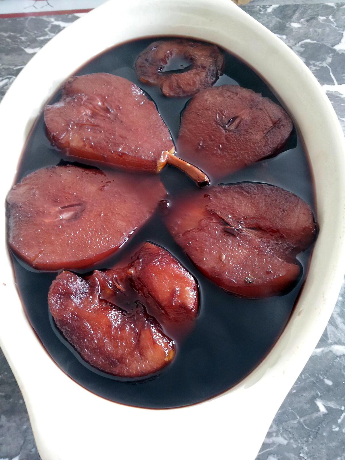 recette Poires et Pommes pochées au Vin rouge et épices