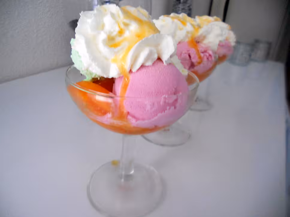 recette Coupe de glace aux abricots au caramel