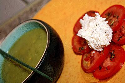 recette Velouté de courgettes, salade de tomates et chèvre frais