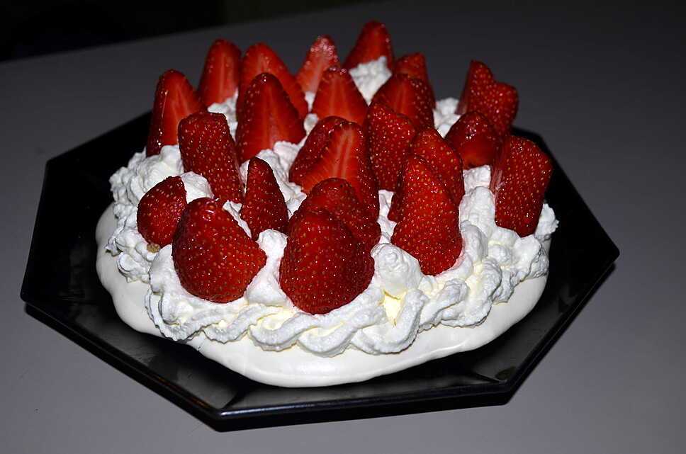 recette PAVLOVA AUX FRAISES