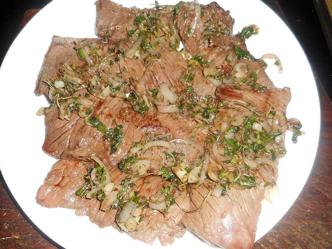 Recette de Hampes de boeuf aux échalotes et aux herbes