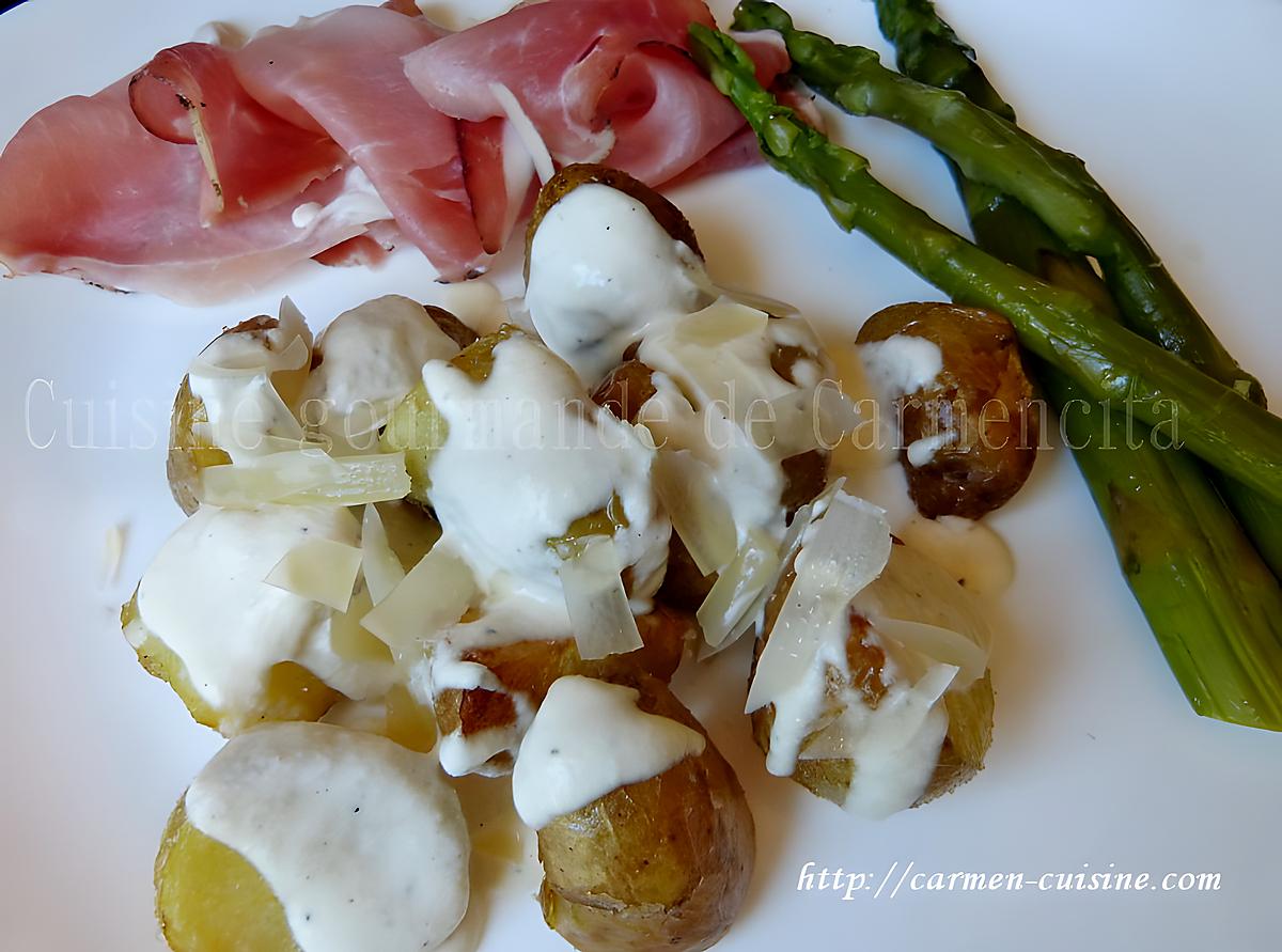 recette Pommes de terre primeur rôties à la sauce au parmesan