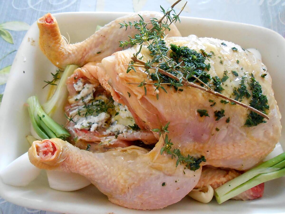 recette POULET ROTI FARCI AU CHEVRE FRAIS ET AUX HERBES