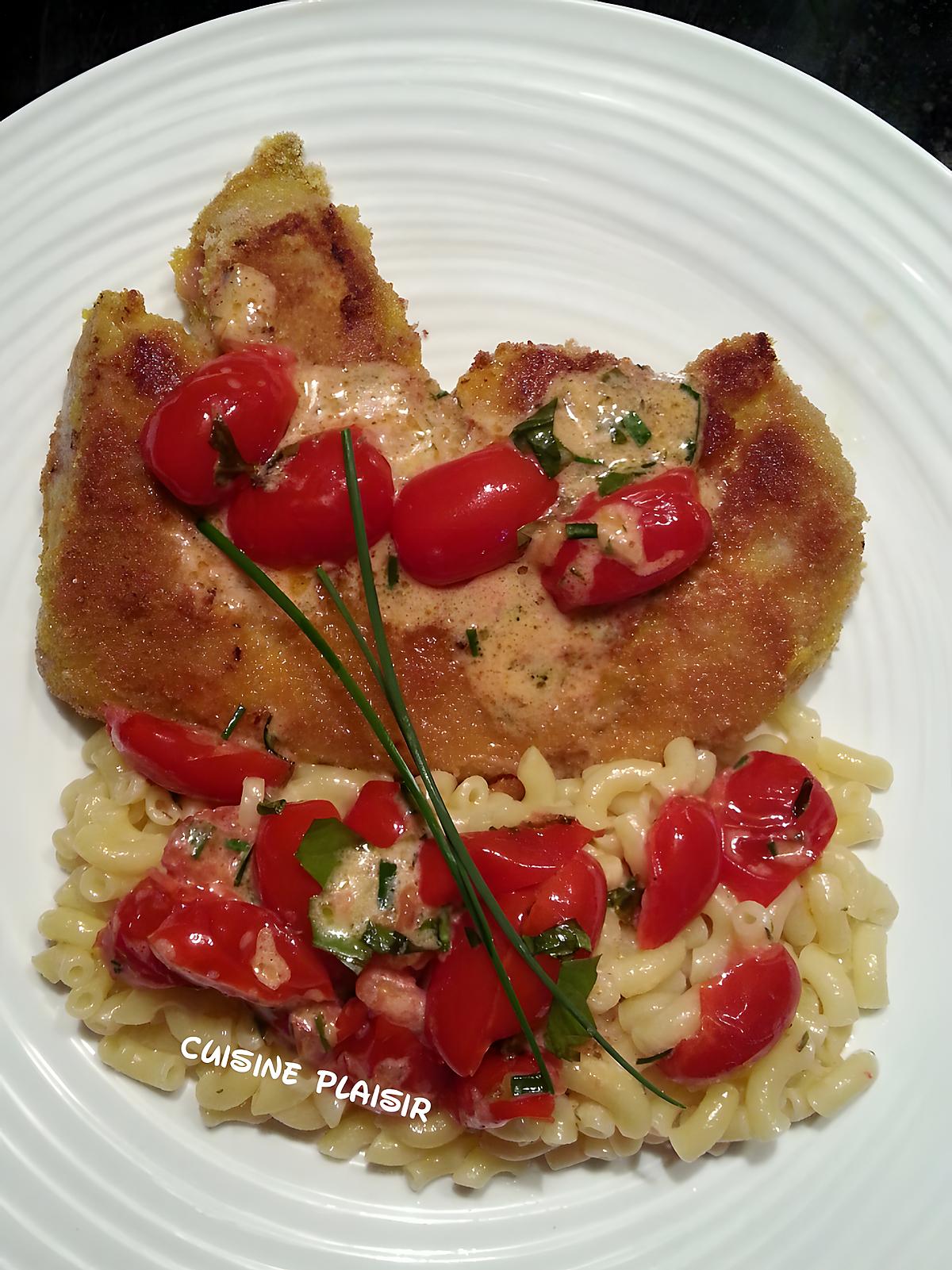 recette Entrecôtes de veau panée, sauce aux tomates cerise confites et coquillettes