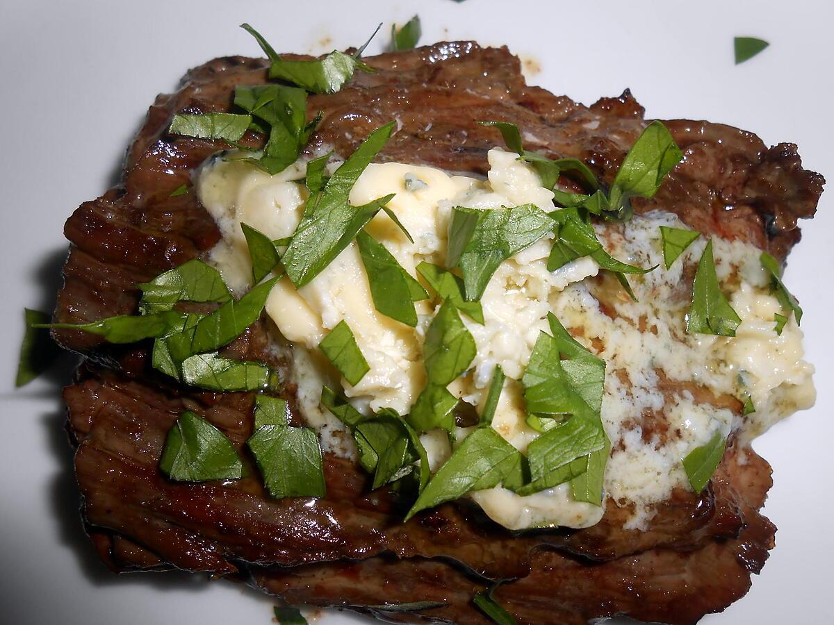 recette BAVETTE GRILLEE "BEURRE AU SAINT AGUR"