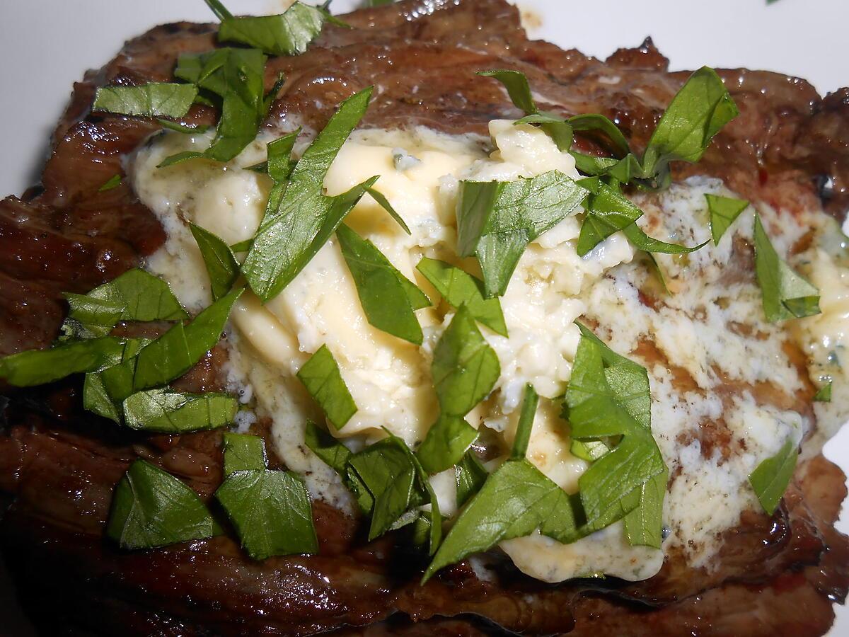 recette BAVETTE GRILLEE "BEURRE AU SAINT AGUR"