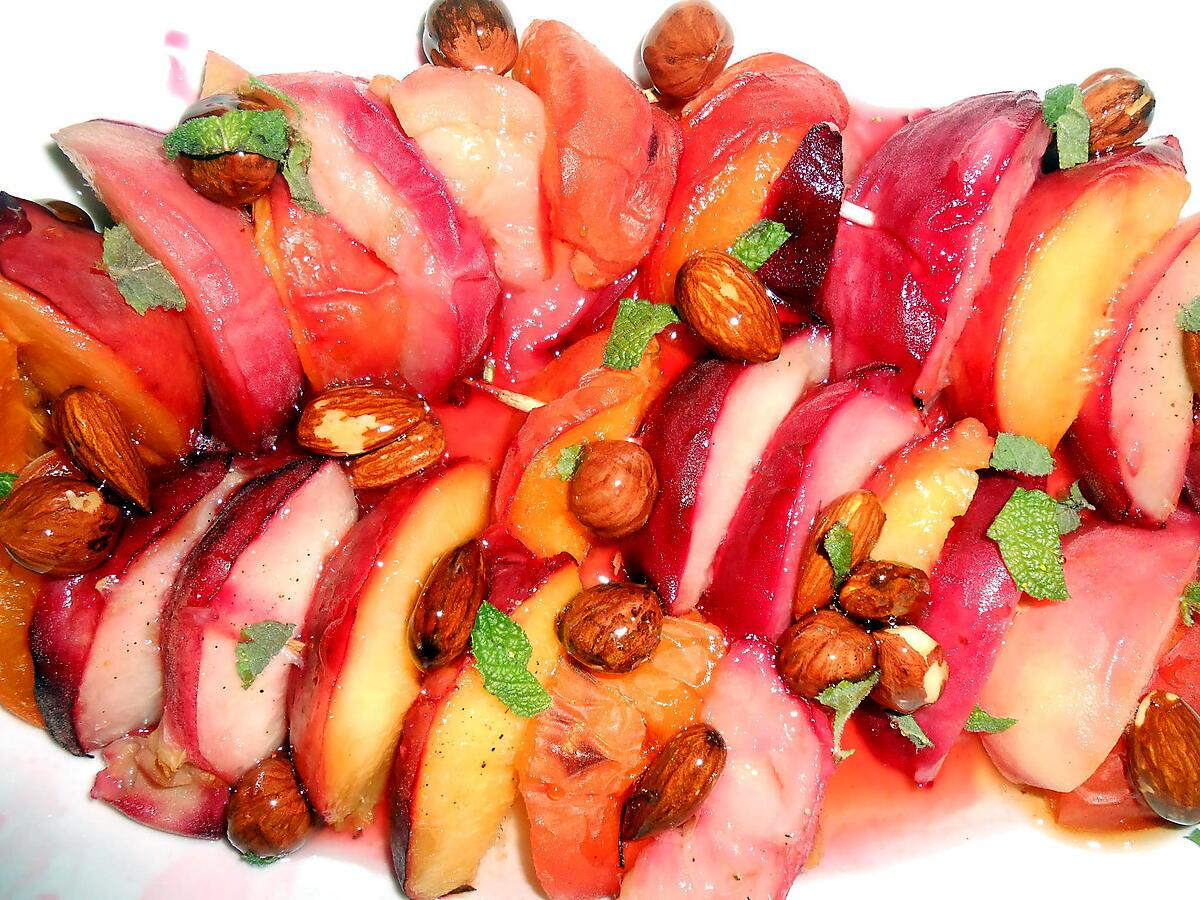 recette BROCHETTES DE FRUITS FRAIS AUX FRUITS SECS ET MIEL