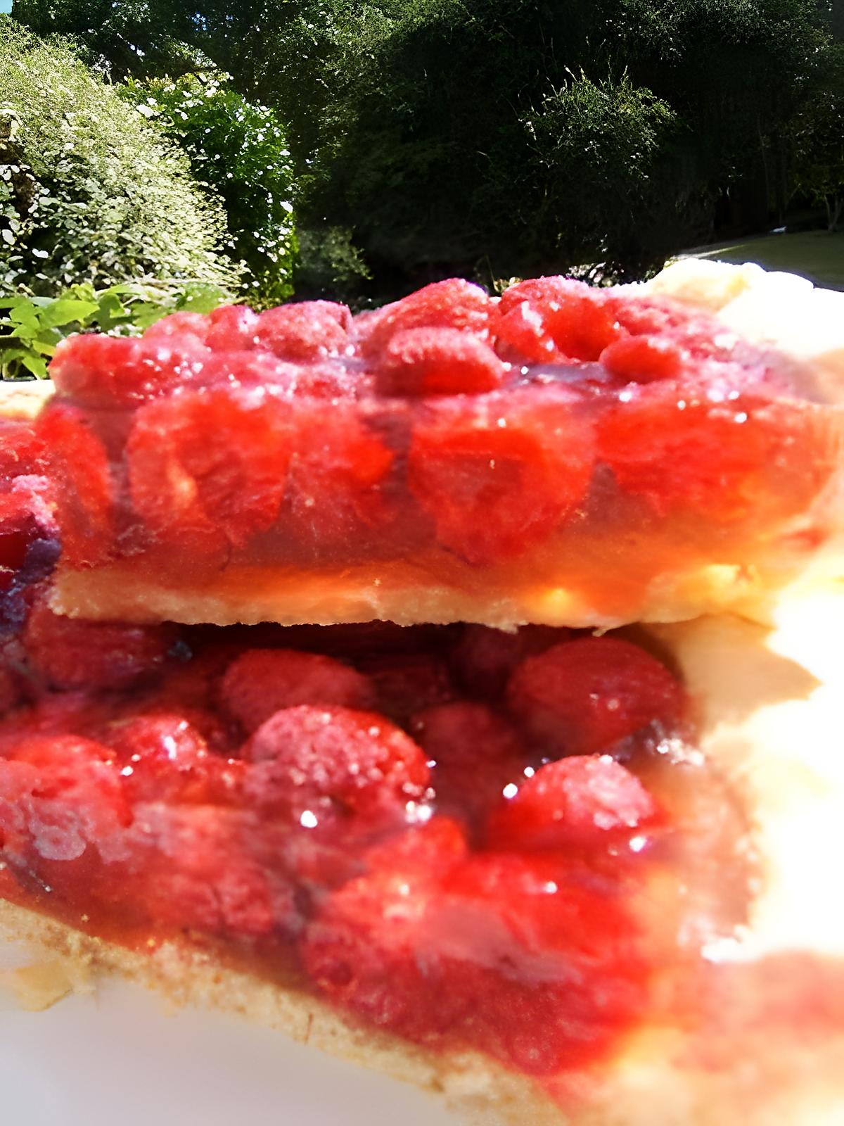 recette Tarte aux framboises à la gelée de cidre sur une pâte sucrée à la citronnelle