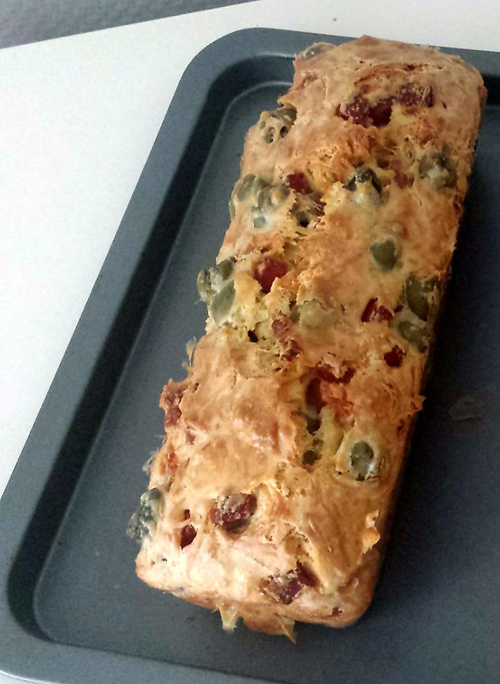 recette cake apéritif aux jambons lardons olives vertes