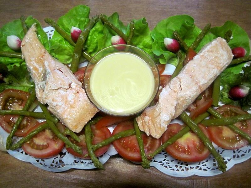 recette saumon rose de crudités et crustacés.