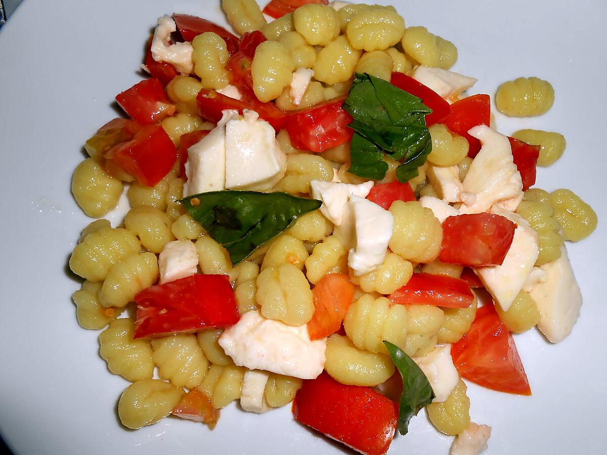 recette SALADE DE GNOCCHETTI  ALLA CRUDAIOLA