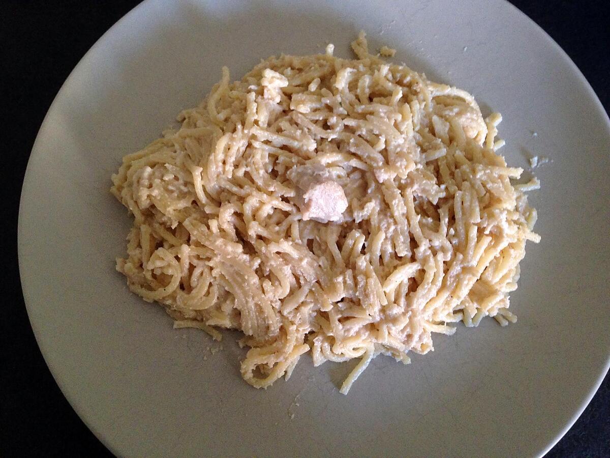 recette Crème de poulet au tahine( crème de sésame) avec spaghettis