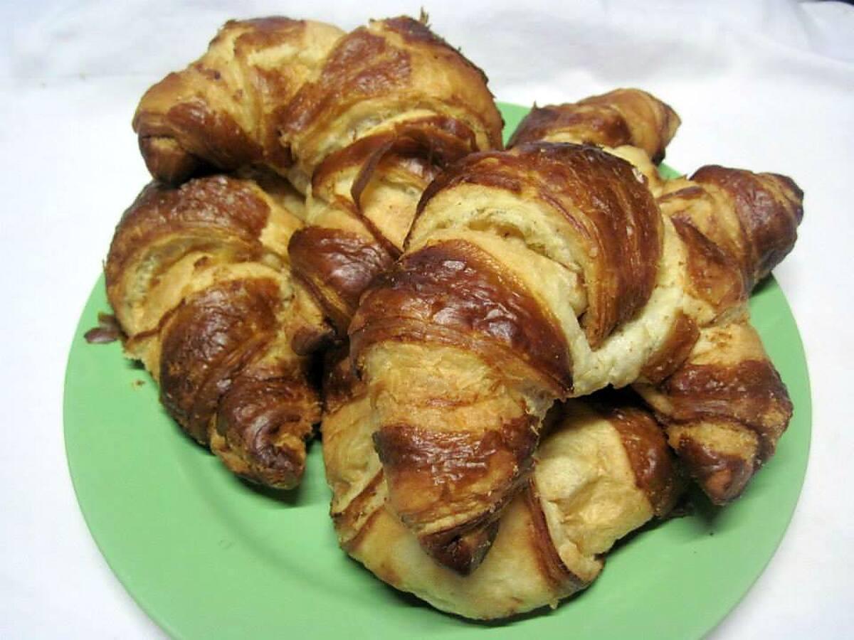 recette Croissants garnis au four.