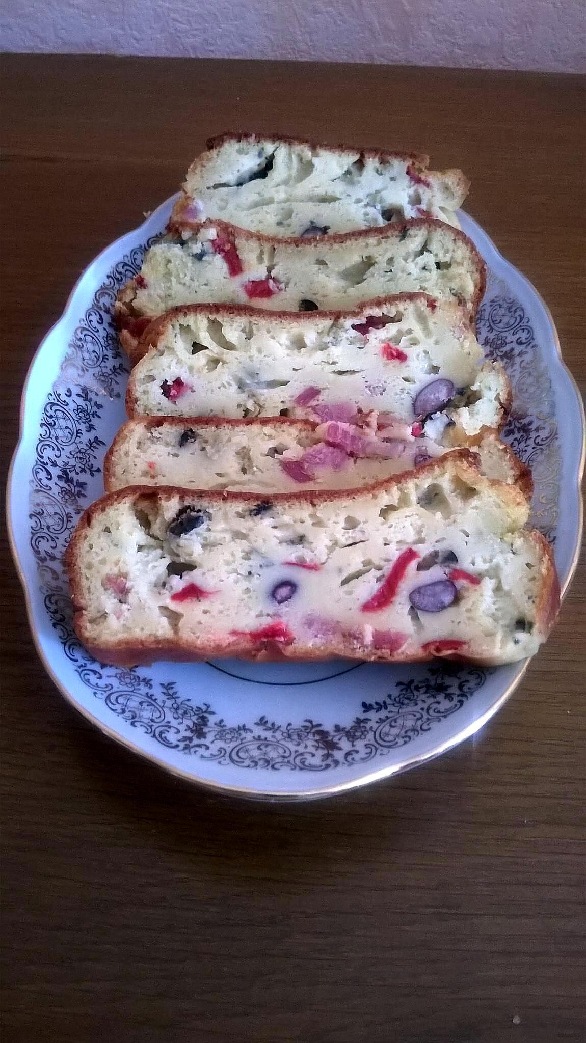 recette Cake Roquefort - lardons - poivrons grillés - olives.