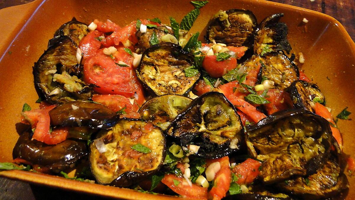 recette Salade d'aubergines grillées et tomates