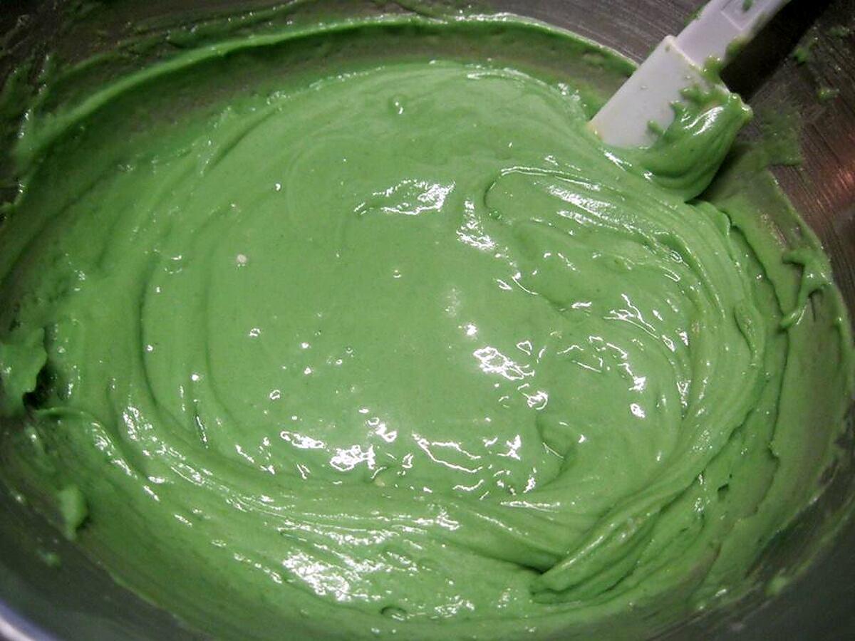 recette Gâteau vert aux poires. micro-ondes.