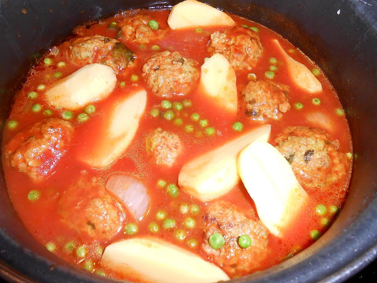 recette BOULETTES KEFTA AUX PETITS POIS POMMES DE TERRE