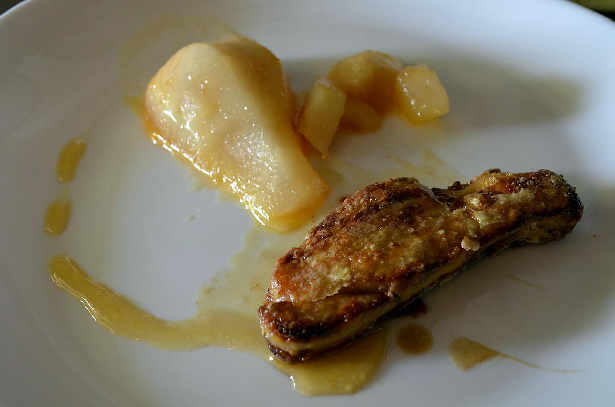 recette FOIE GRAS POELE ET POIRE RÔTIE AU MIEL