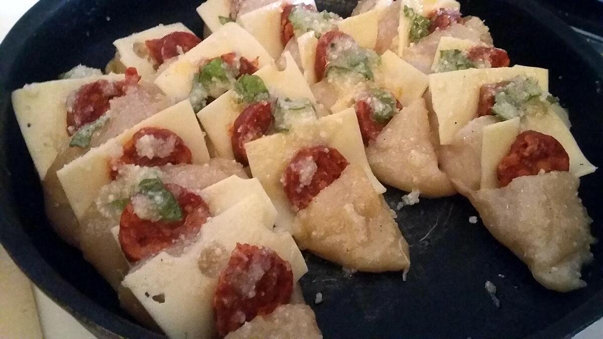 recette Blancs de dinde fourrés chorizo emmental sauce au parmesan basilic