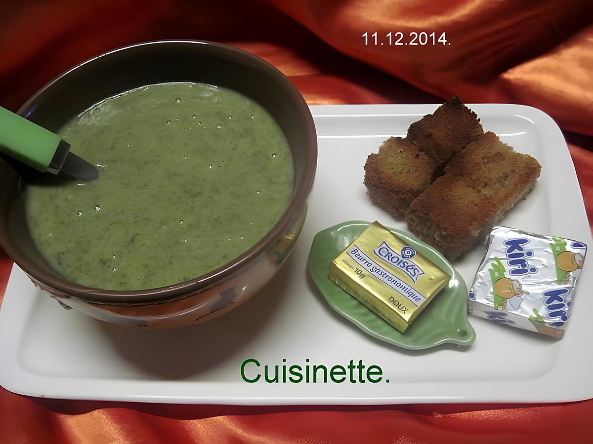 recette Soupe de fanes de carottes et pommes de terre.