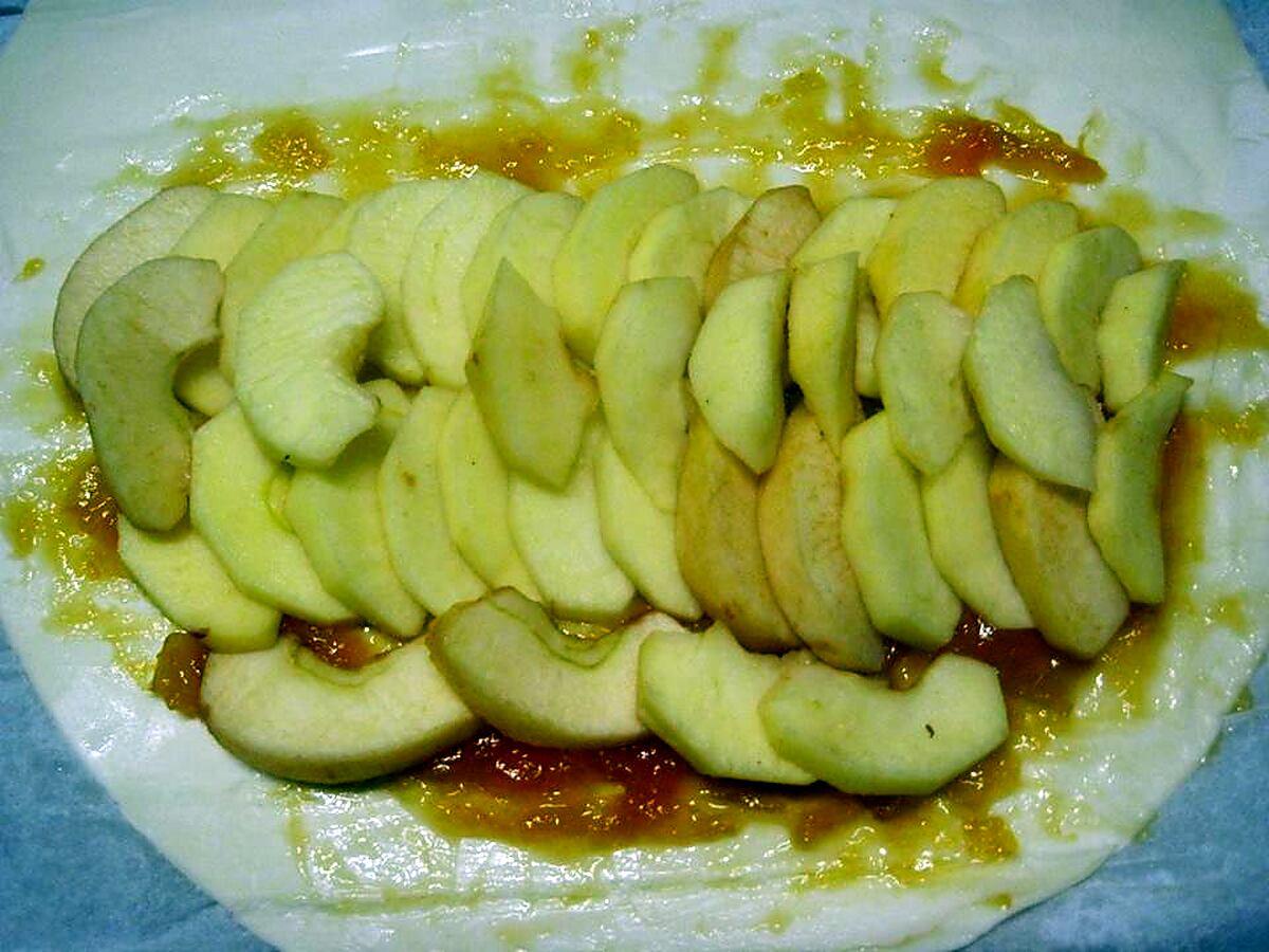 recette Chausson aux pommes sur une confiture d'abricots.