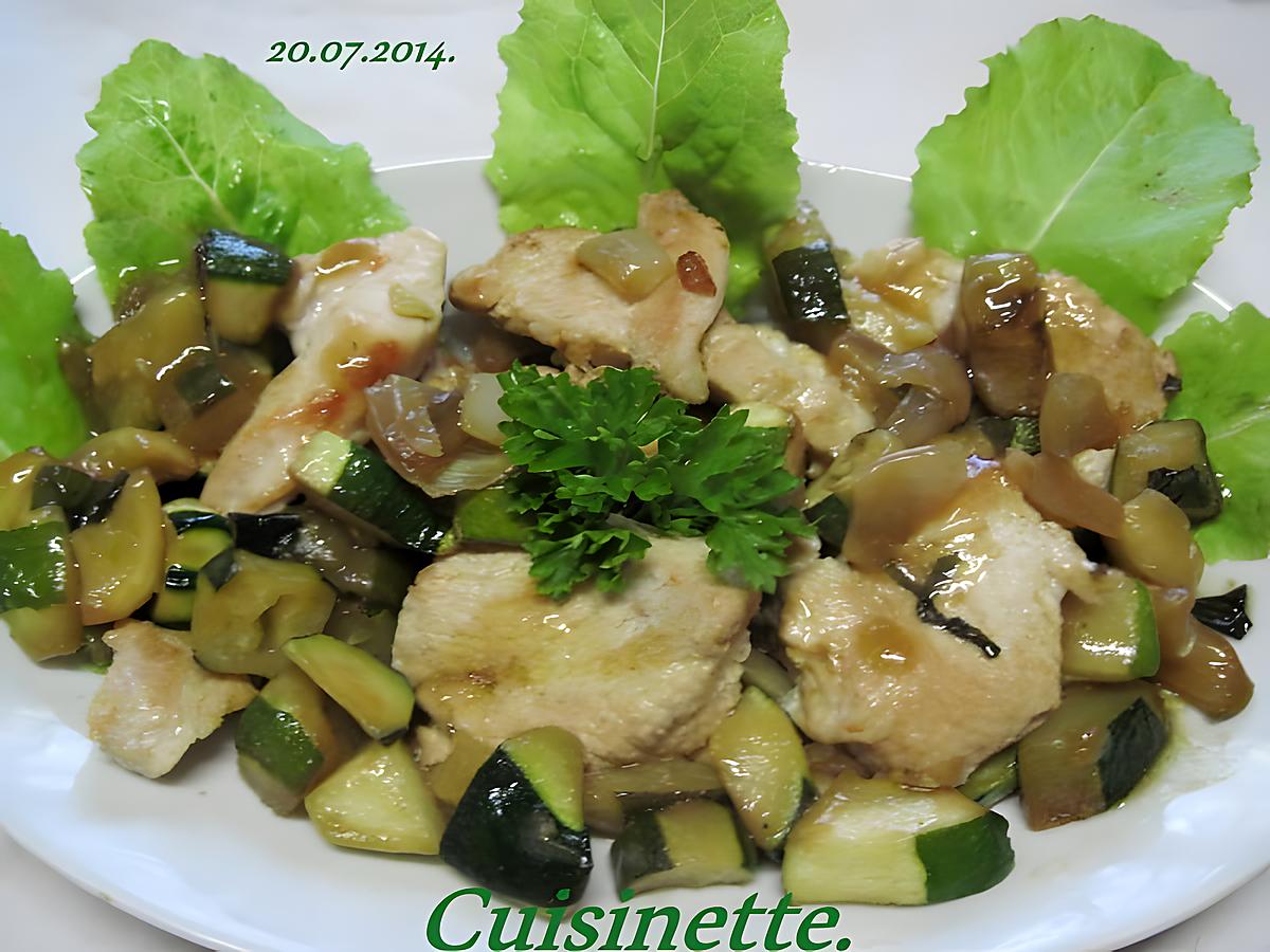 recette Sauté de courgettes au émincé de dinde.