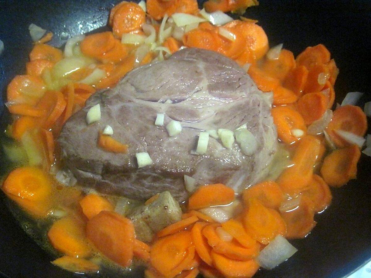 recette Échine de porc s/os aux légumes.