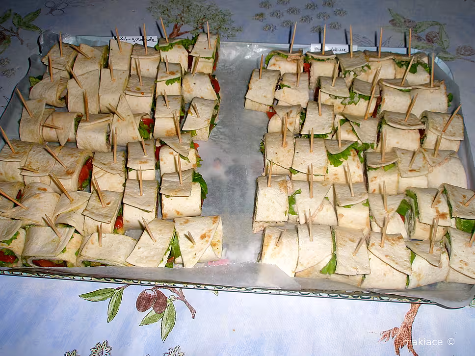 recette Apéro sympa et sans cuisson avec des wraps de thon au fromage et de poulet au guacamole !!!