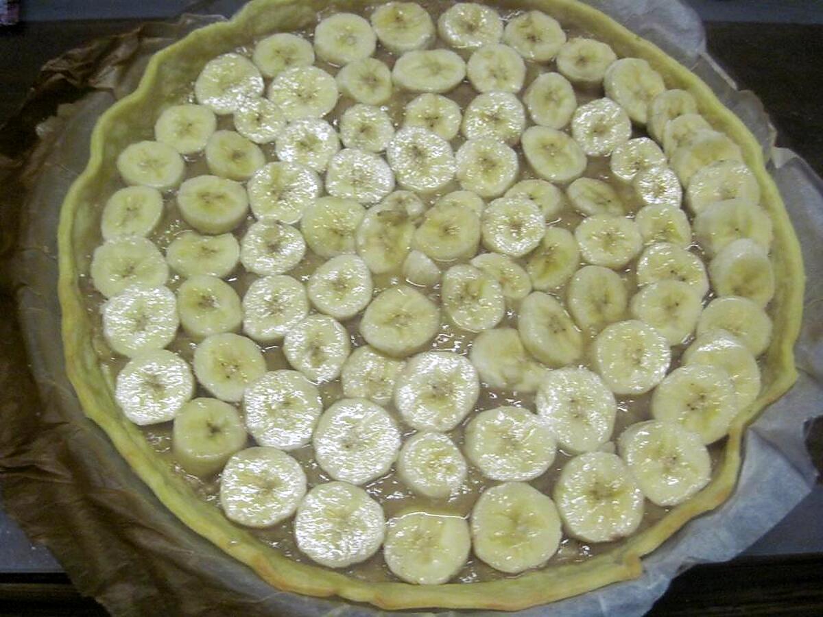 recette Tarte aux bananes sur une compote de bananes.