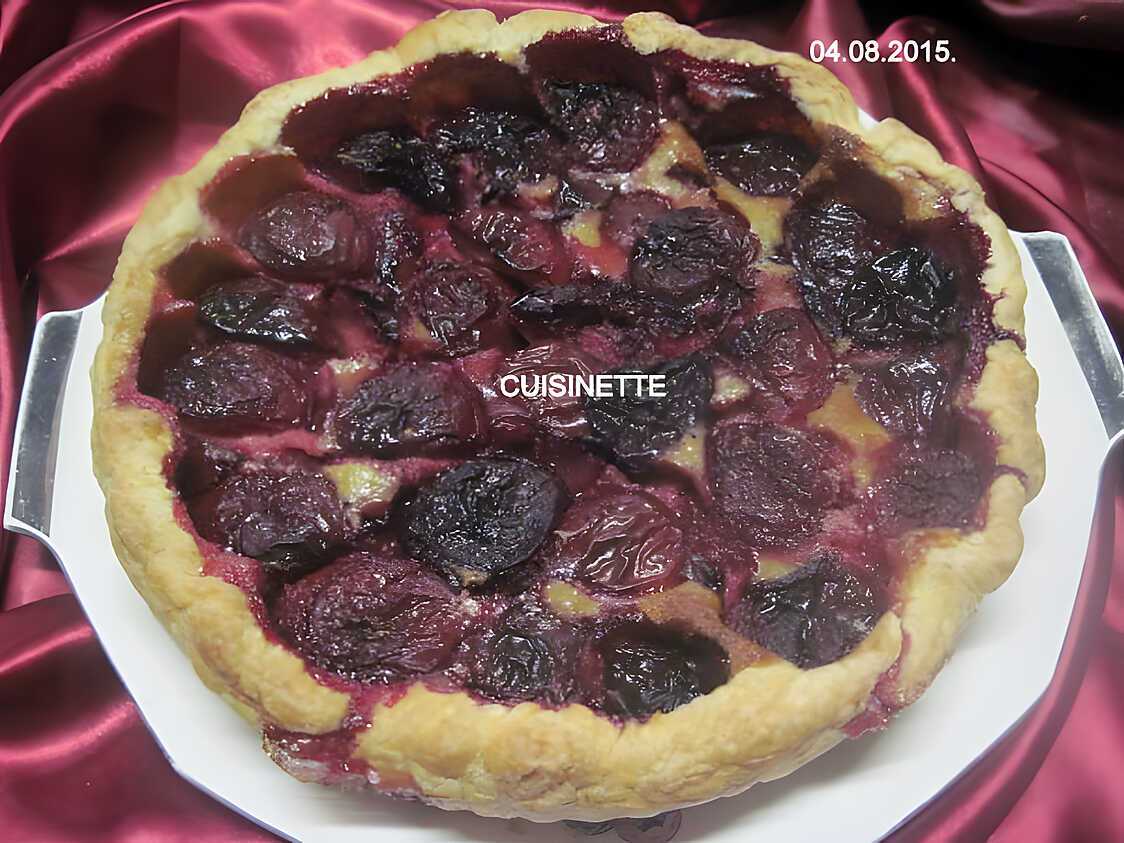 Recette de Tarte aux prunes rouge et crème.