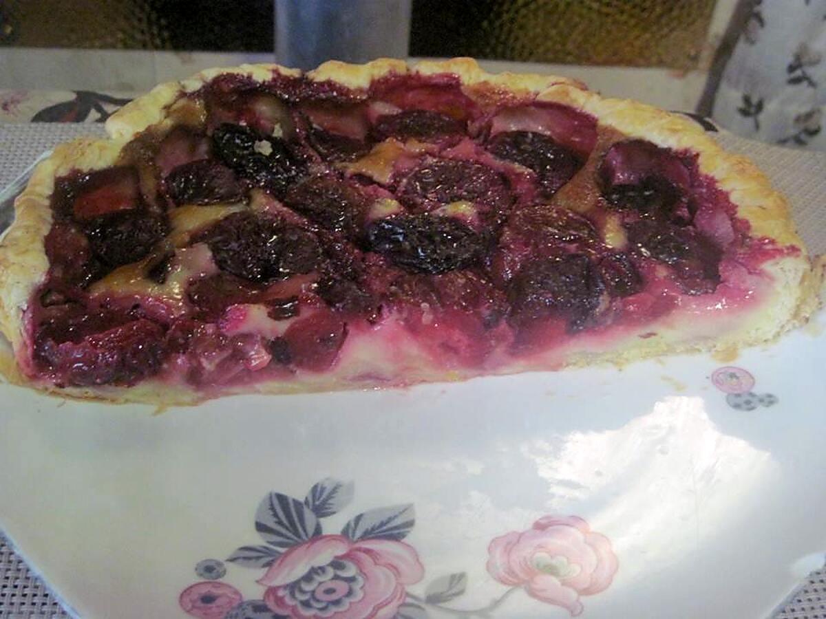 recette Tarte aux prunes rouge et crème.