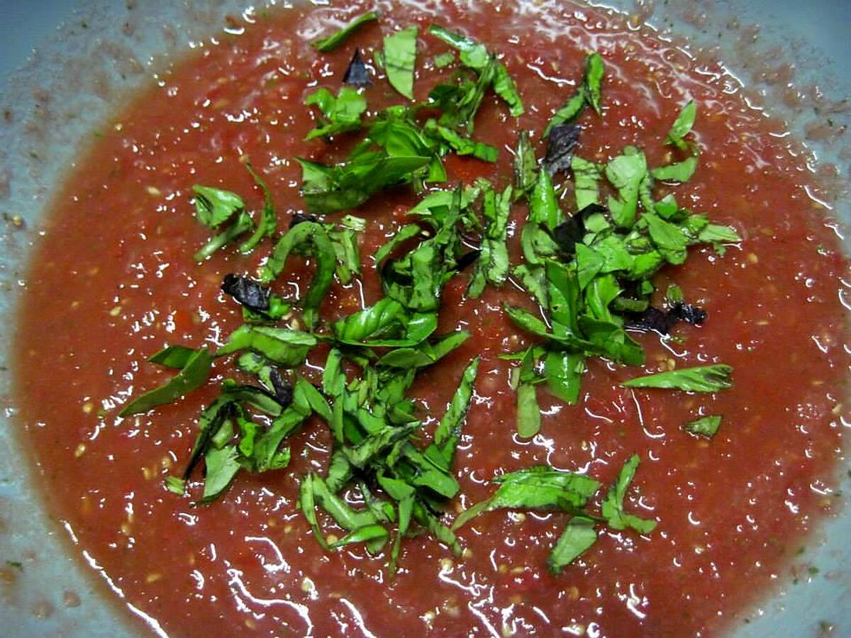 recette poulet en morceaux a la sauce tomates et basilic.