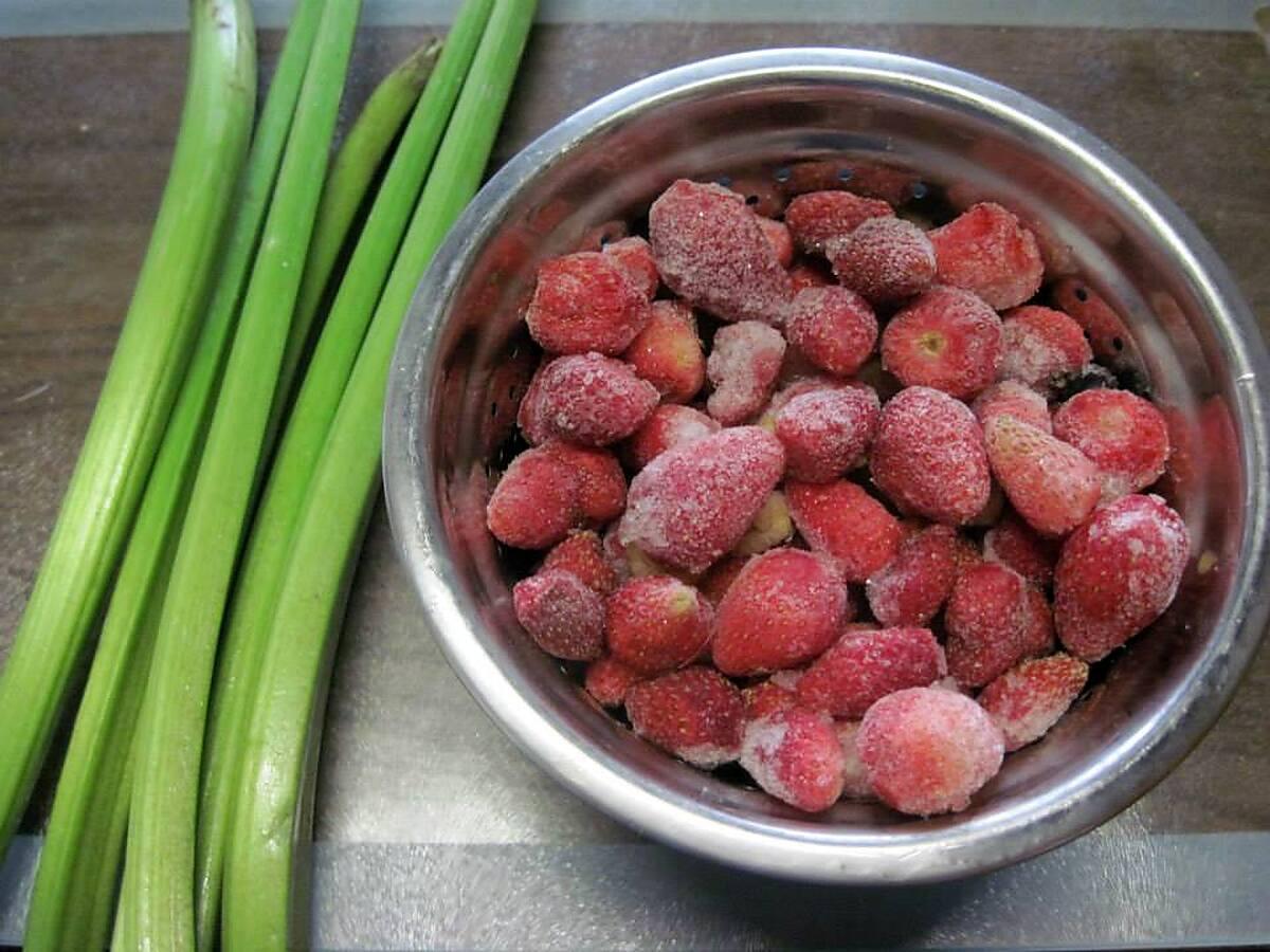 recette Tarte aux fraises et rhubarbe.