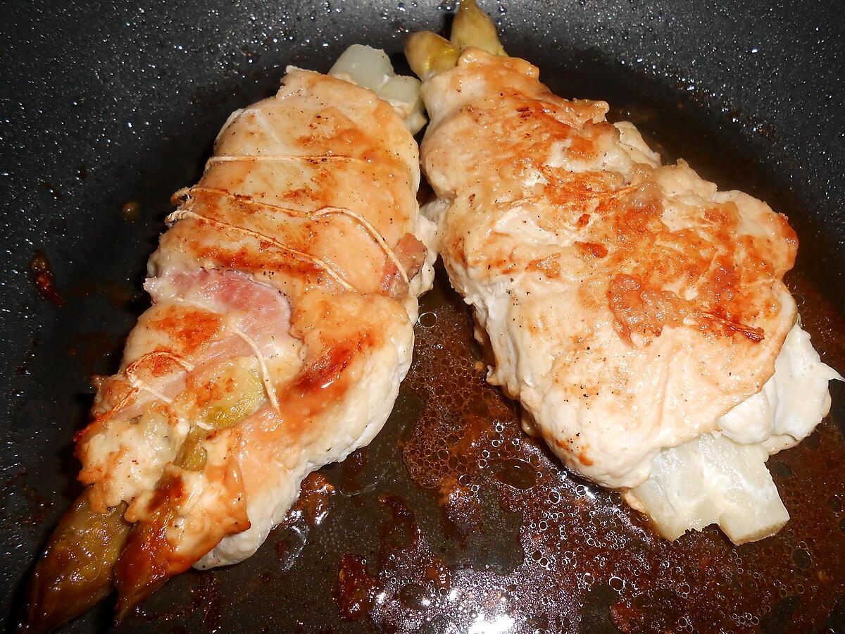 recette INVOLTINI DE POULET AUX ASPERGES FRAICHES