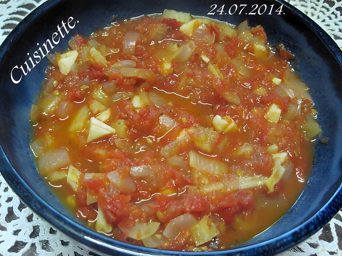 Recette de Sauce tomates au fenouil. micro-ondes.