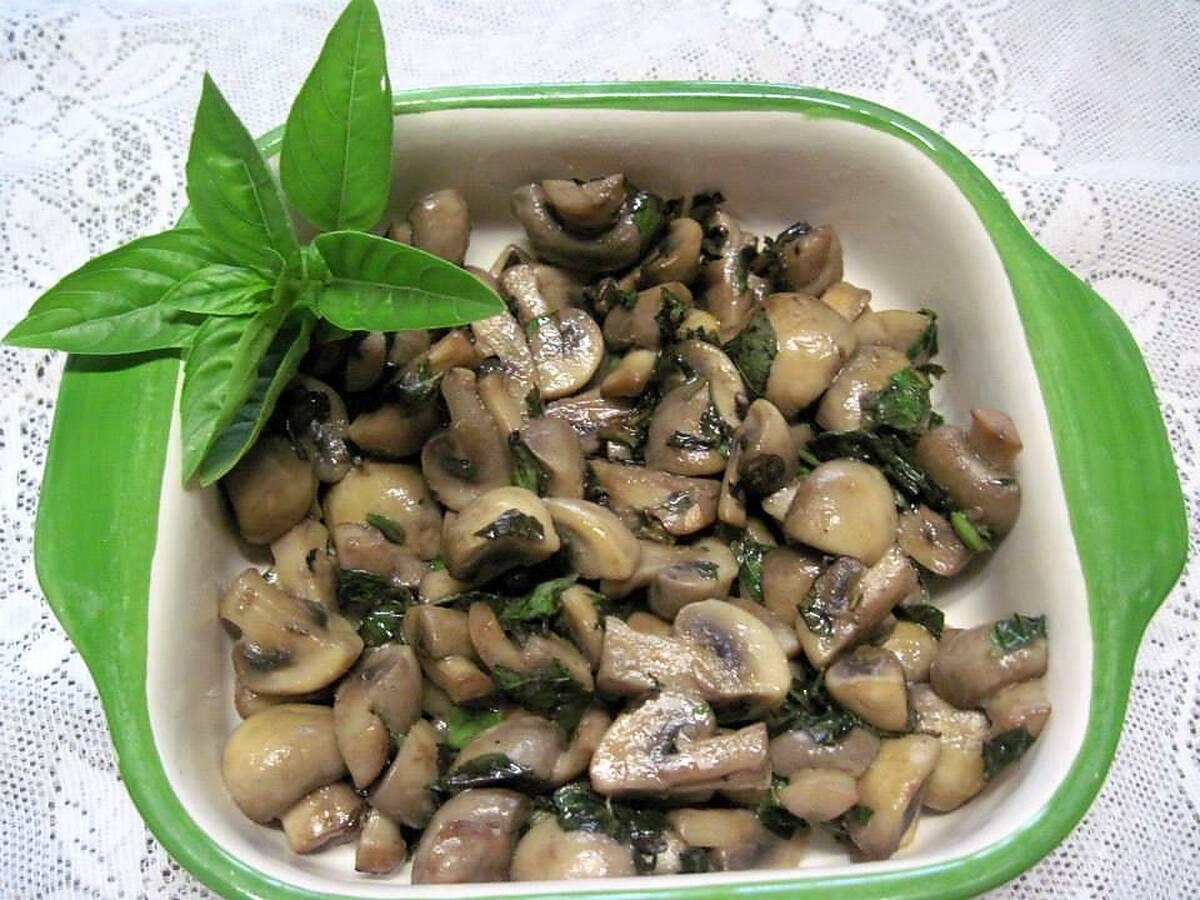 recette Champignons au beurre basilics.