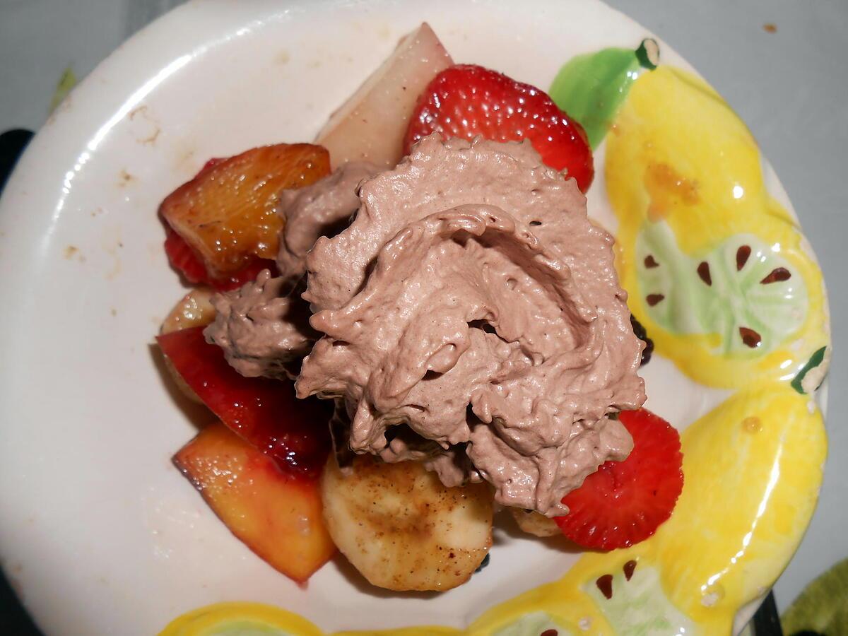 recette SOUPE DE FRUITS A L'AMARETTI ET CHANTILLY AU CHOCOLAT