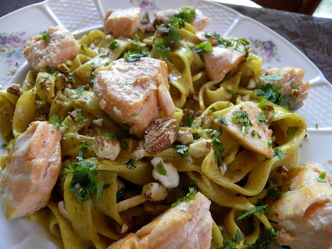 Recette de Pâtes au saumon sauce curry