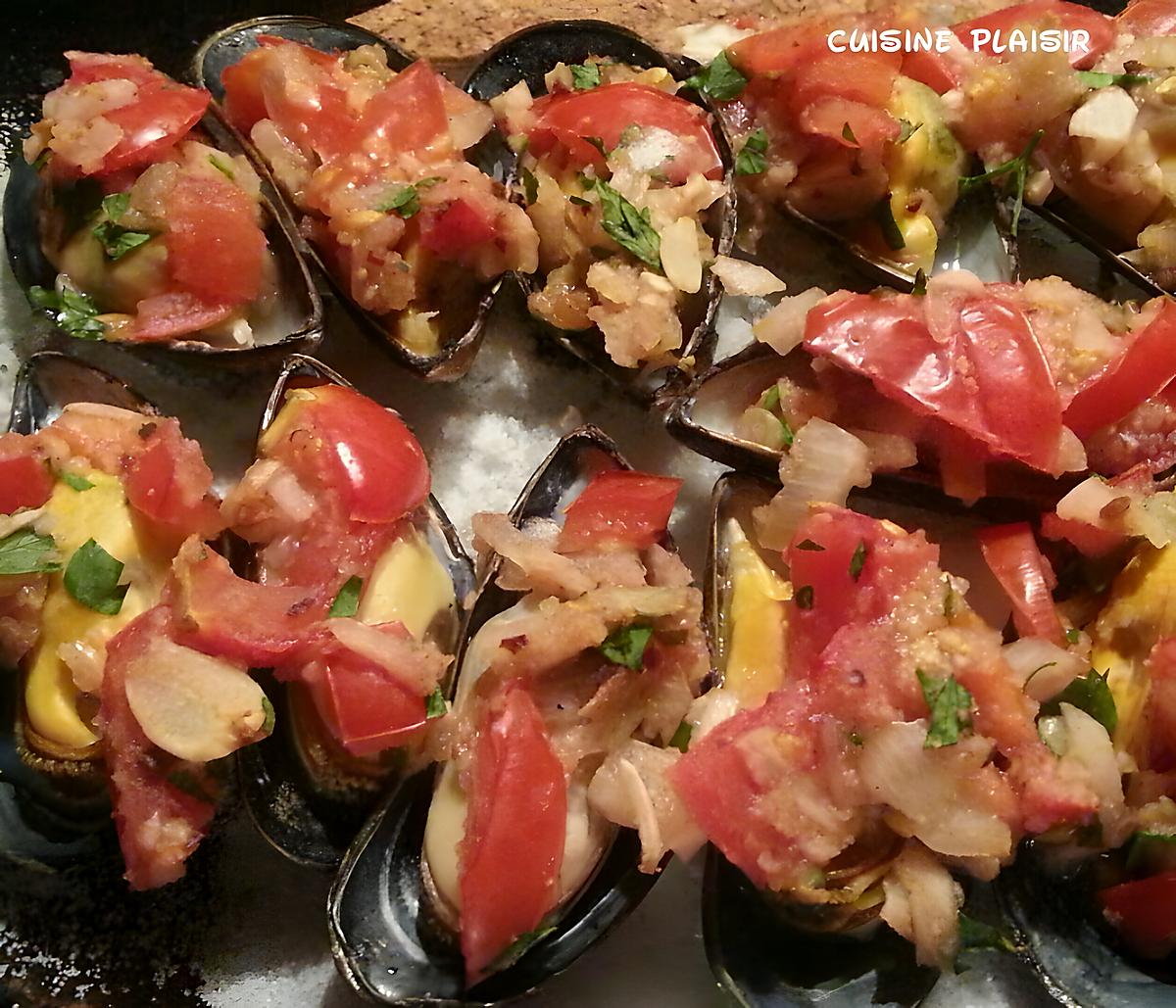 recette Moules farcies aux tomates, oignon et persil (mise en bouche)