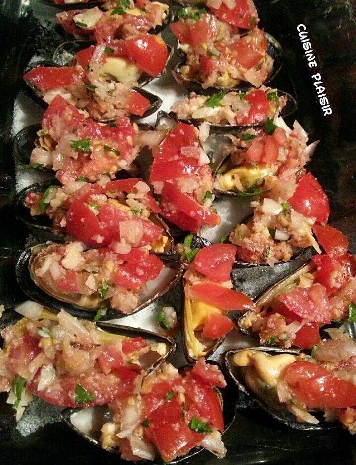 recette Moules farcies aux tomates, oignon et persil (mise en bouche)