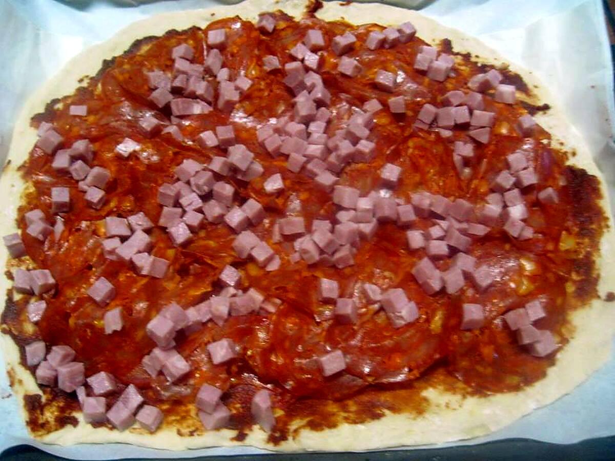recette Pizza au chorizo et mozzarella.