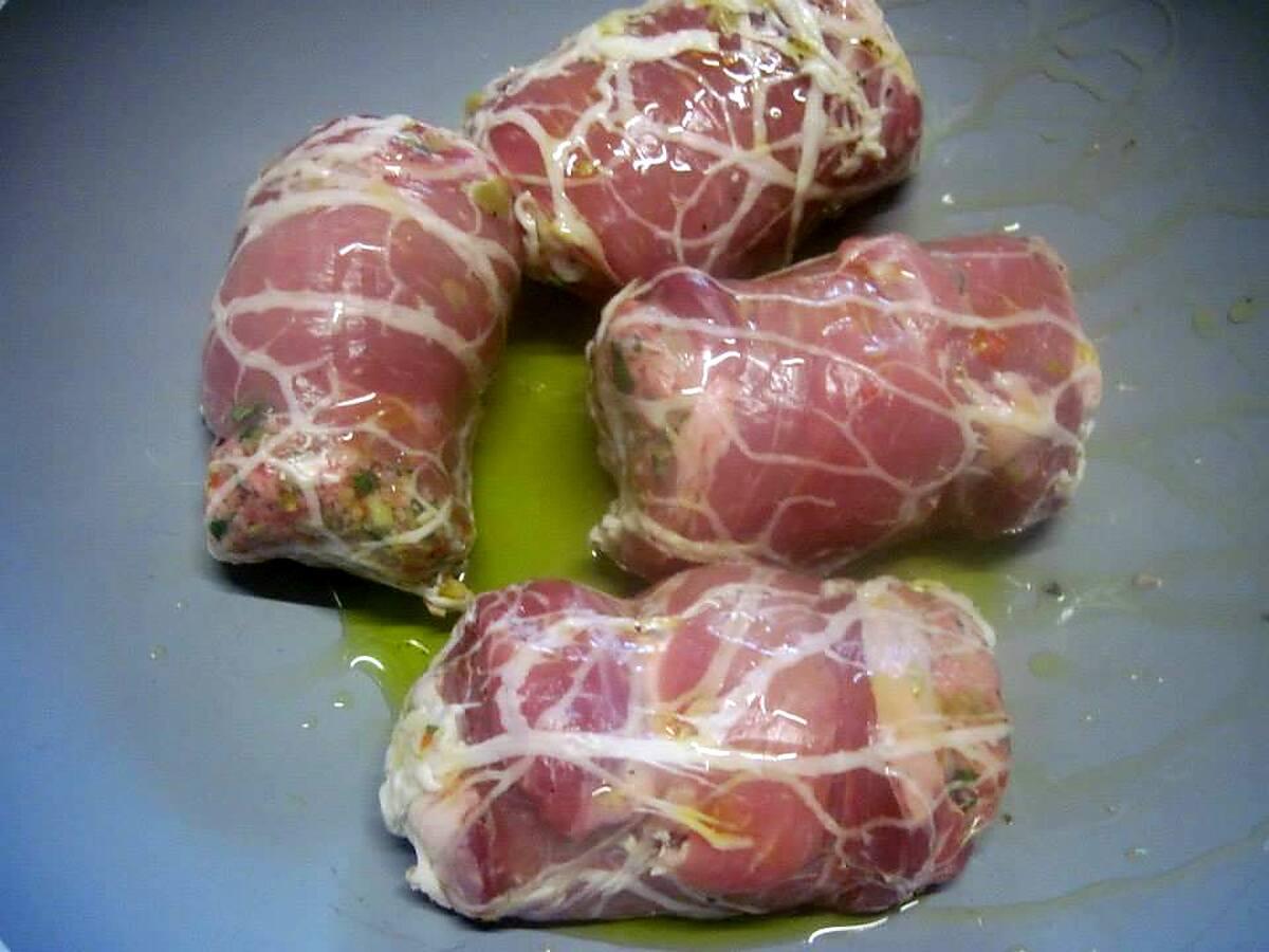 recette Escalopes de jambon farcies. basilic. sauce tomates.