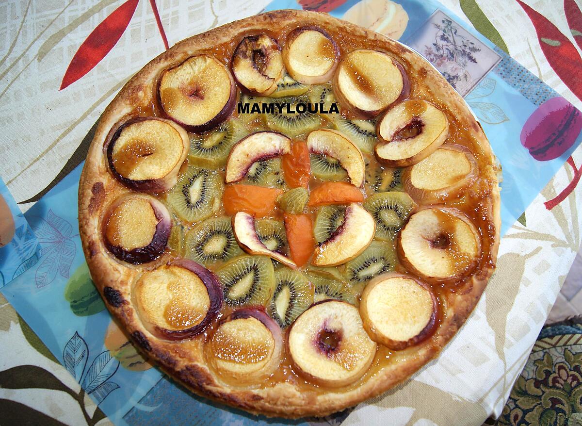 recette Tarte fine aux kiwis nectarines abricot et caramel beurre salé