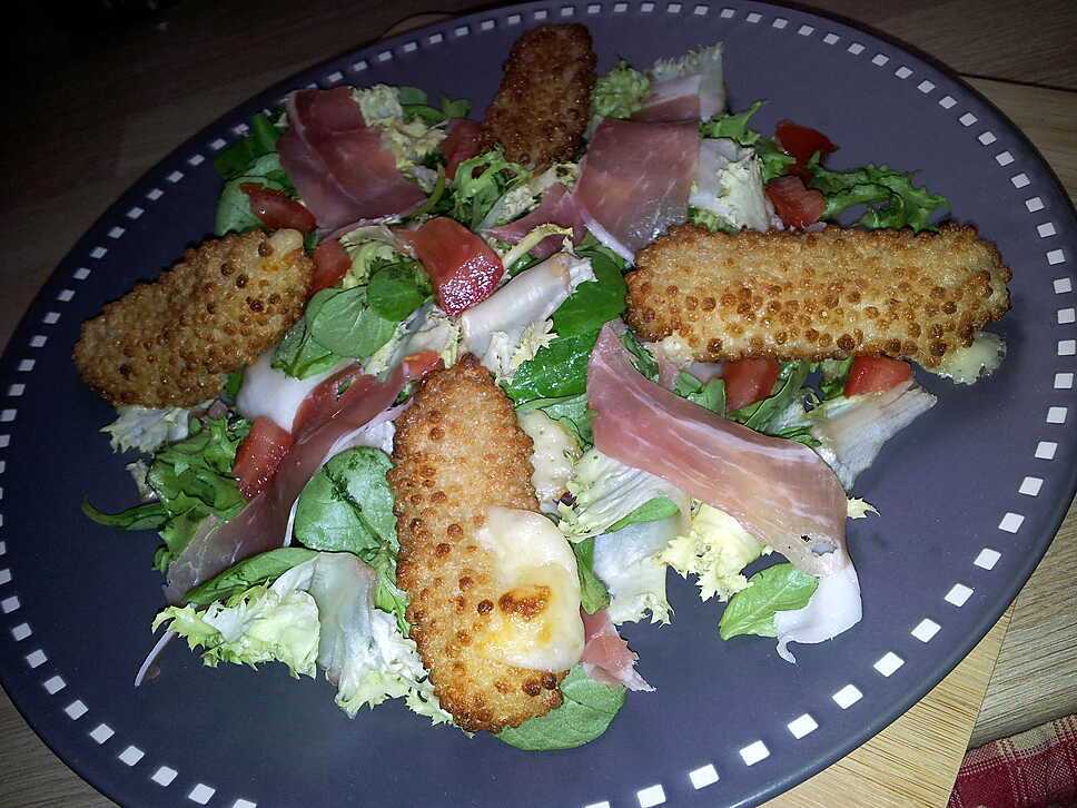 recette Salade tomate jambon cru et batonnets de mozzarella panés