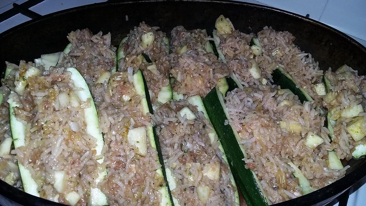 recette Courgettes farci au riz et a la viande haché