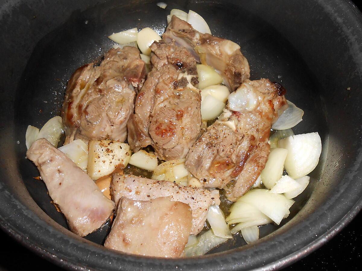 recette AGNELLO PROFUMATO (Agneau parfumé et sauce tomates fraiches maison et aubergines frites)