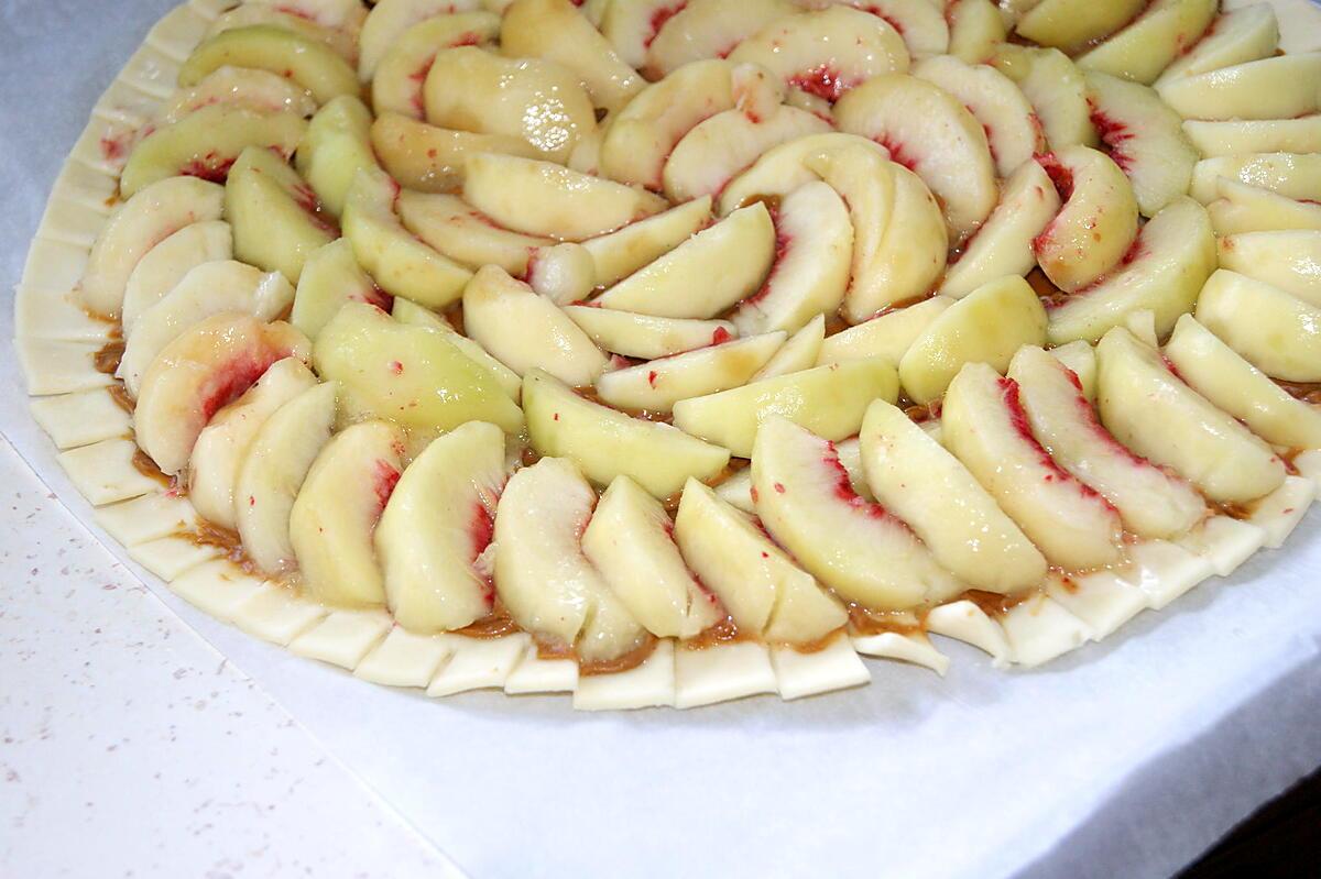 recette Tarte fine aux pêches et à la crème de spéculoos