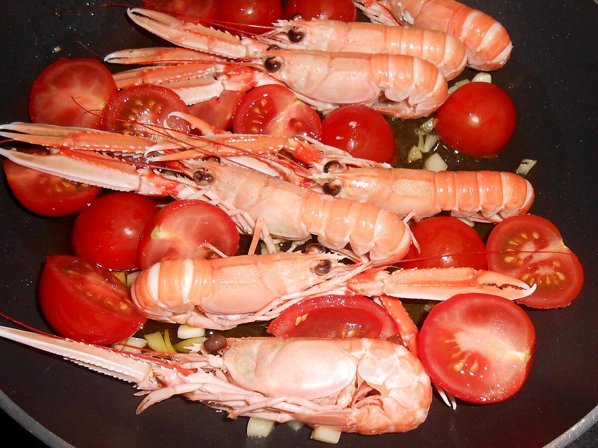 recette LANGOUSTINES ET SPAGHETTI AUX PETITES TOMATES GRAPPES