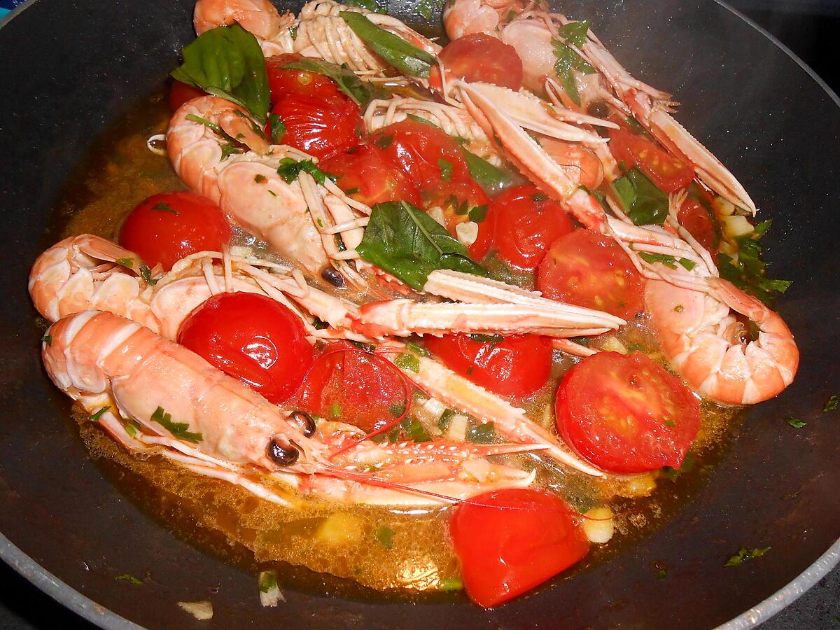 recette LANGOUSTINES ET SPAGHETTI AUX PETITES TOMATES GRAPPES