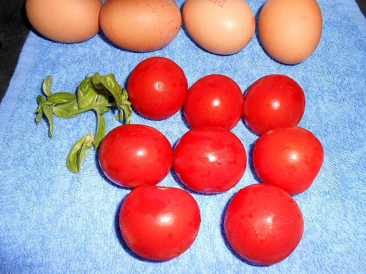 recette TOUT SIMPLE CE SOIR : OEUFS AU PLAT TOMATES GRAPPE